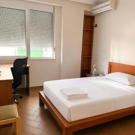 Tirana, Bllok Appartement *
